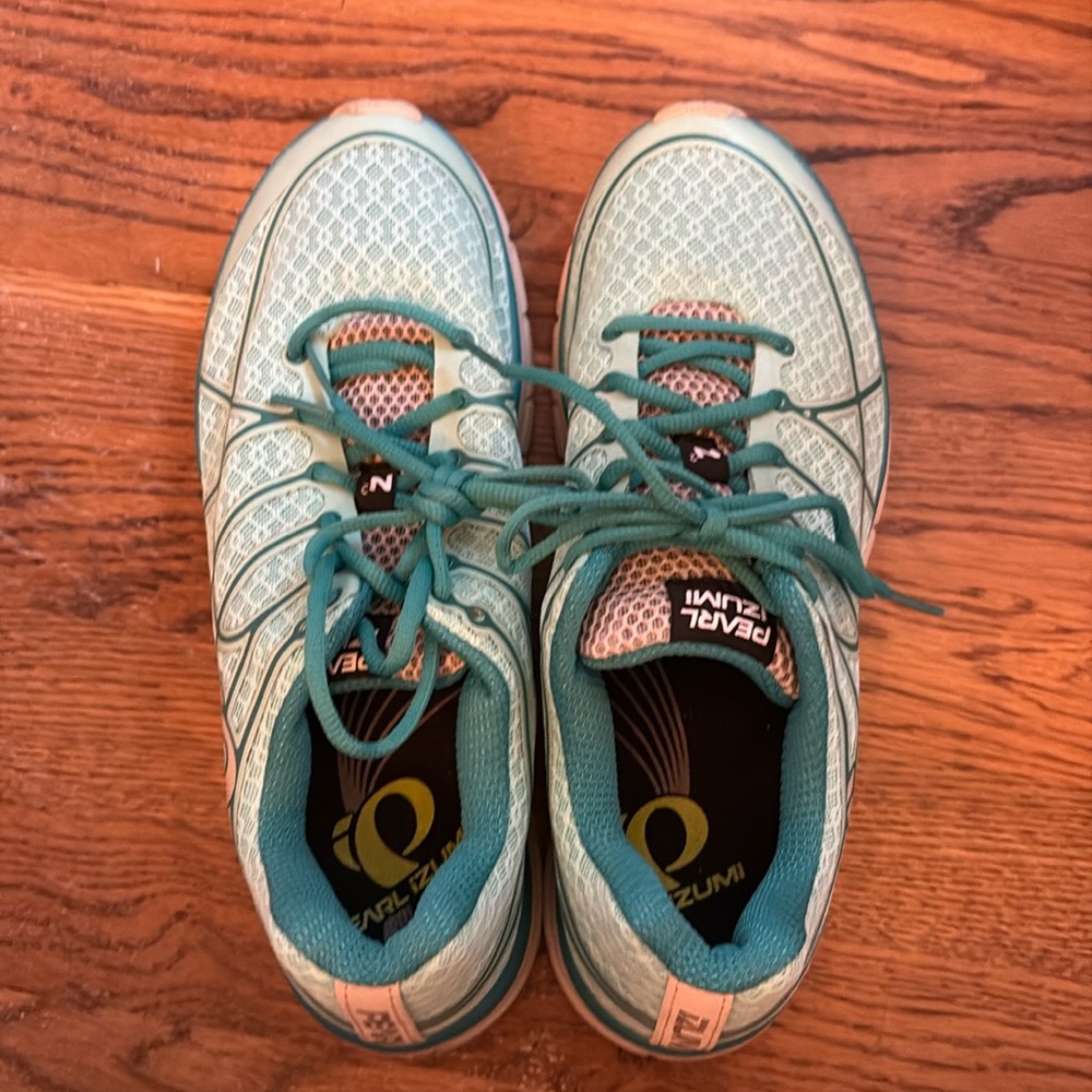 Pearl Izumi running shoes